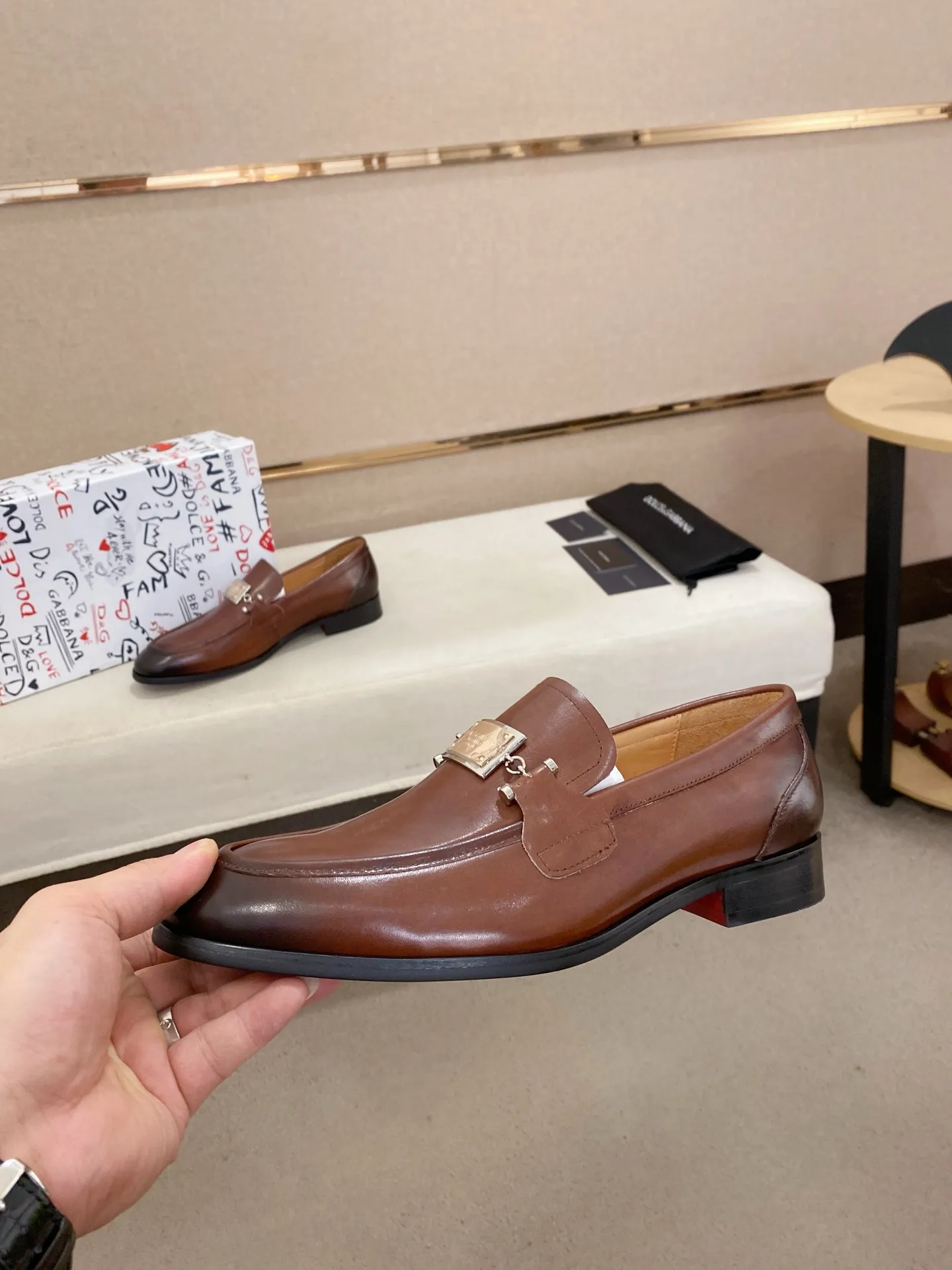 Men's clothing and shoes💰 520💰🌲DG top-notch🔍🔍men's new leather shoes🚹sold at the same time⚠The uppers are imported cowhide from Italy, the entire imported cowhide lining, and imported accessories💪💪, completely 1⃣️ vs. 1⃣️🇮🇹 💪💪, ⚠Sole: The original sole is specially provided by the original factory, the exclusive movable molded sole is super comfortable, ⚠Original factory follow-up goods, 🔍🔍high quality, can be entered and exited at will, welcome to compare ⚠Size number: 38-44. Can be customized 45 non-returnable